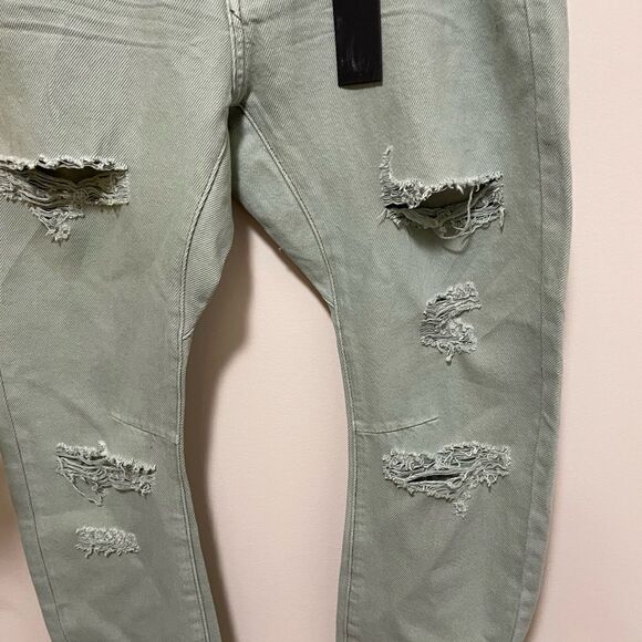 Messed Up Saints Boyfriend Jean in Faded Khaki
One Teaspoon
Size 25 NWT - Picture 7 of 10